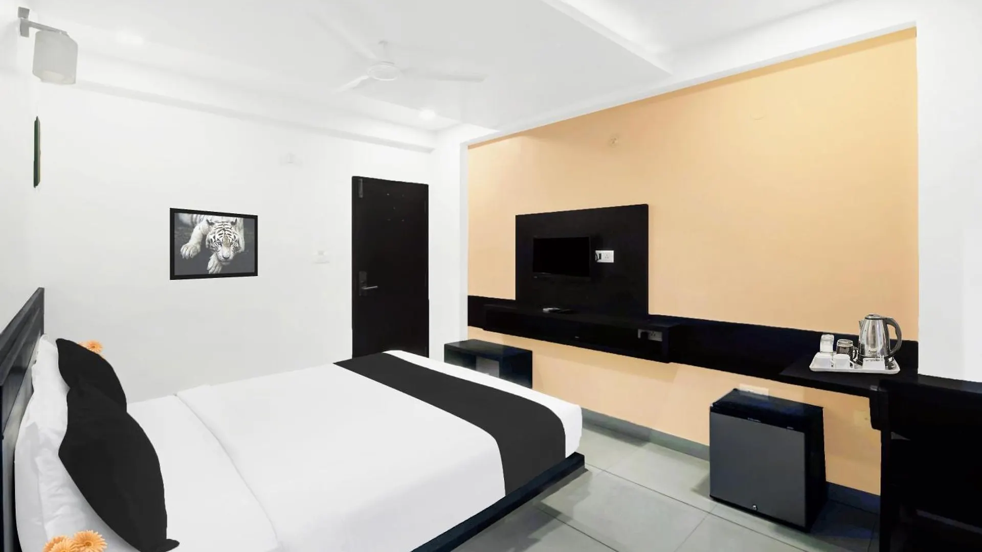 Townhouse City Center Near Mysore Palace Formerly Aavass Inn 0*,